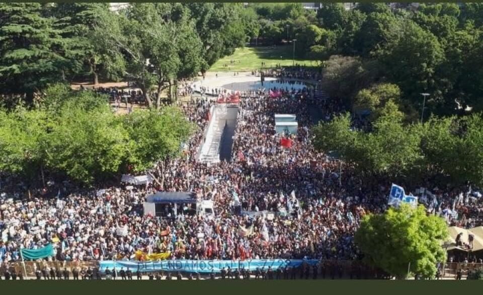 Marcha por el agua Mendoza